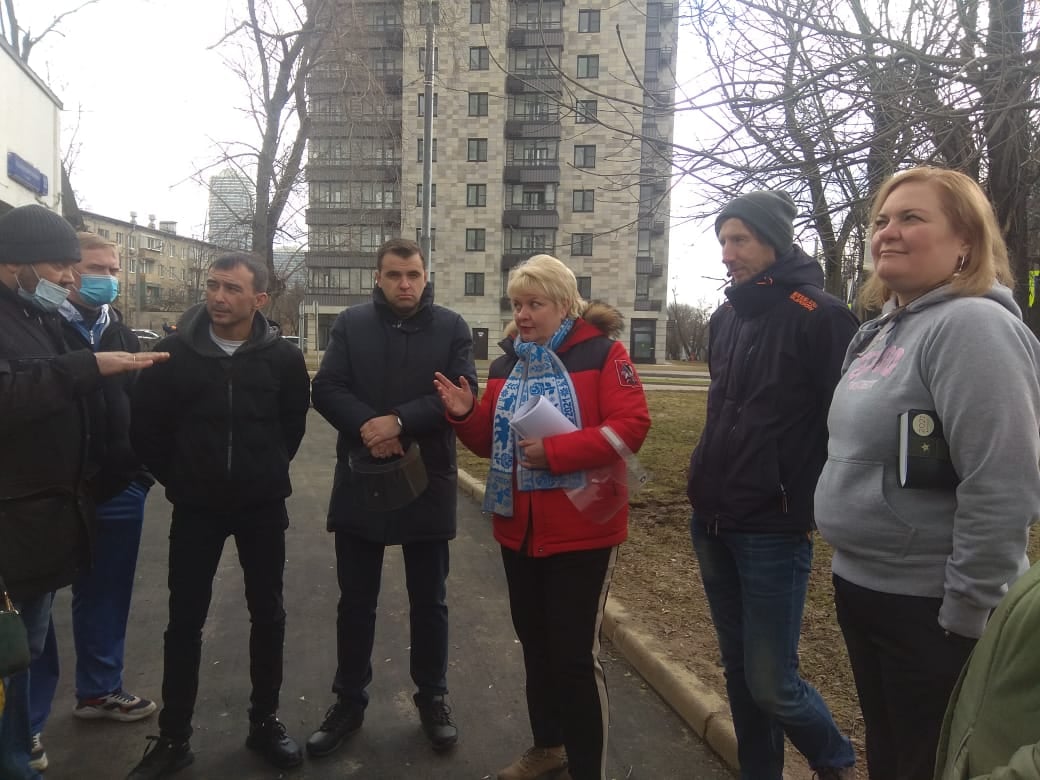 Глава управы района Ростокино провела субботний обход территории