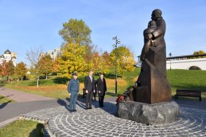 Память народных ополченцев почтили в Ростокине