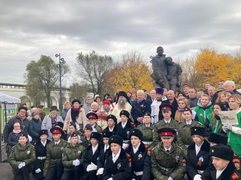 Опубликовано видео освящения памятника народным ополченцам в Ростокине