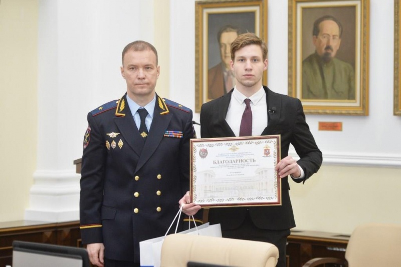 Выпускник ВГИКа помог задержать стрелка в МФЦ