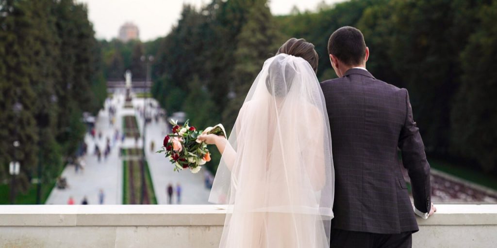 Собянин: В День семьи, любви и верности в Москве женятся около 1000 пар